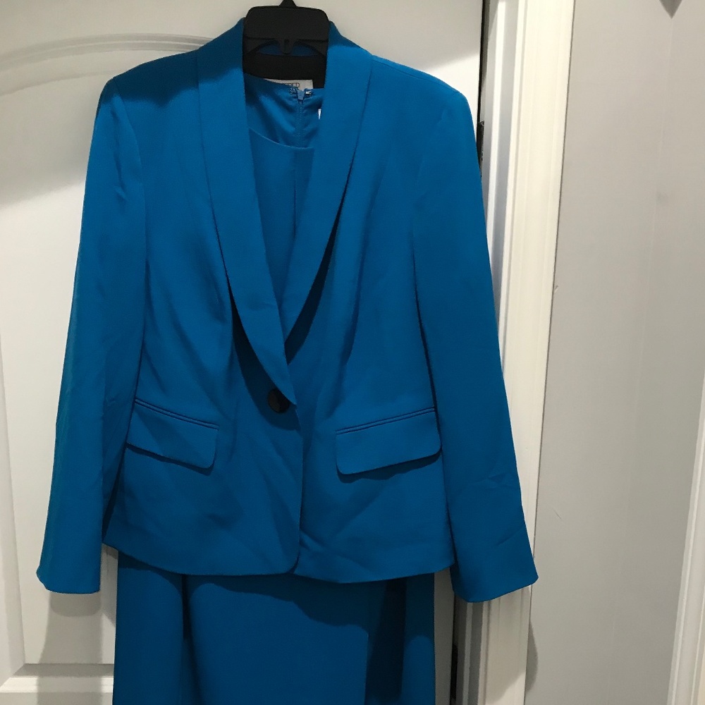 Kasper women’s suit separates (14W)